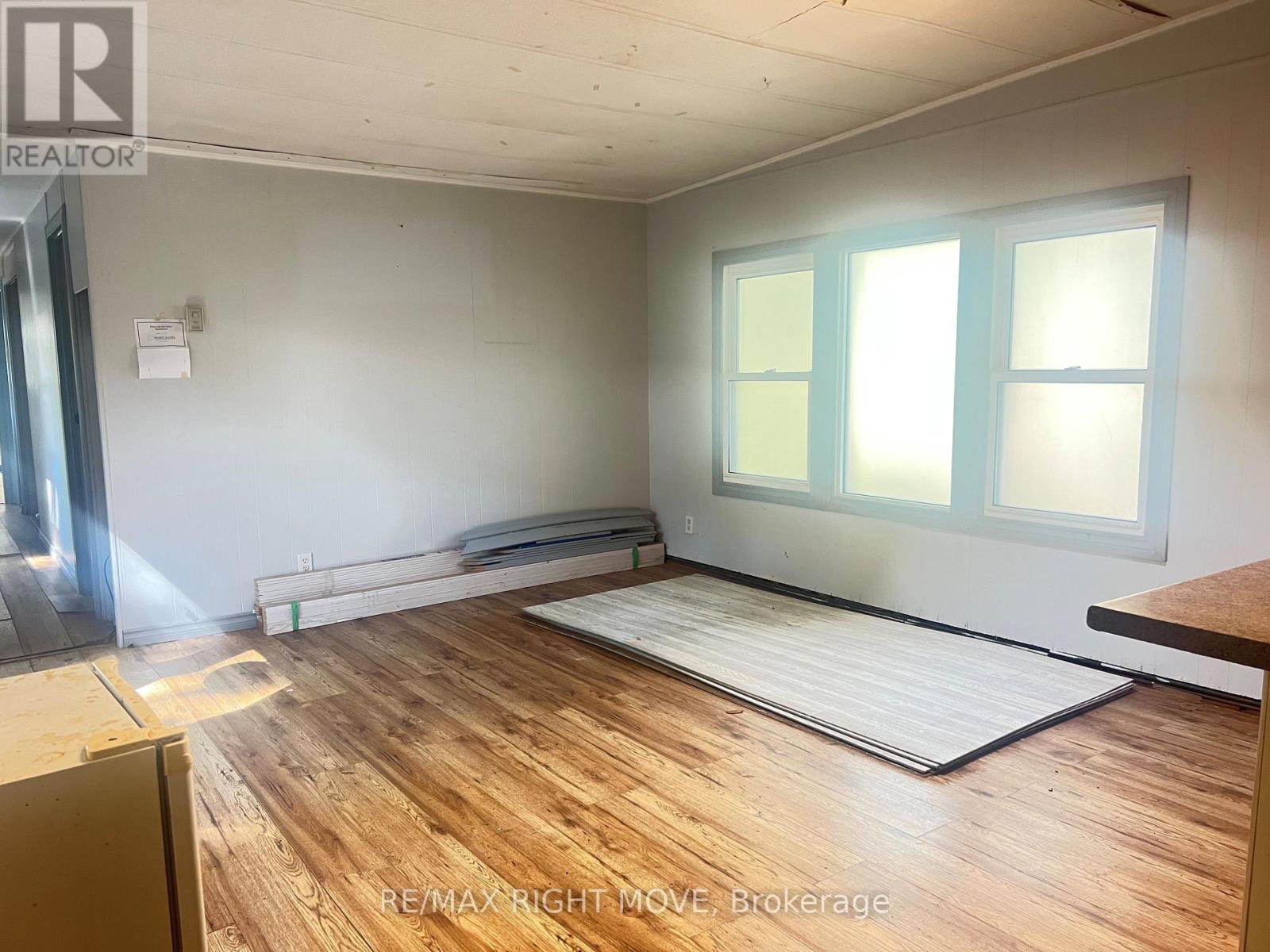 1052 4 Seasons Road, Gravenhurst, ON - Indoor Photo Showing Other Room