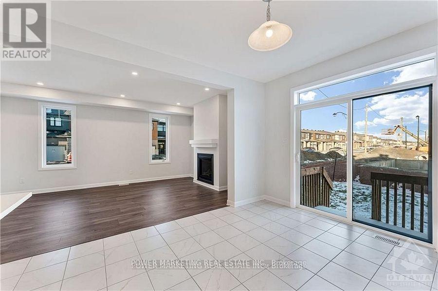 900 Athenry Court, Ottawa, ON - Indoor With Fireplace