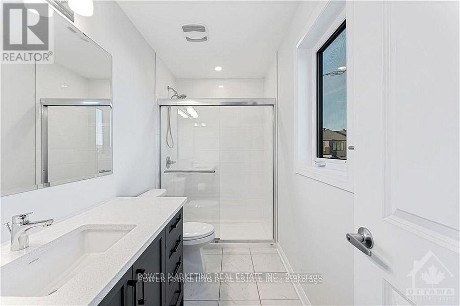 900 Athenry Court, Ottawa, ON - Indoor Photo Showing Bathroom