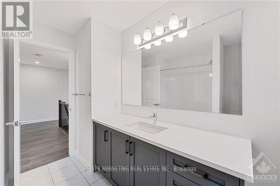 900 Athenry Court, Ottawa, ON - Indoor Photo Showing Bathroom