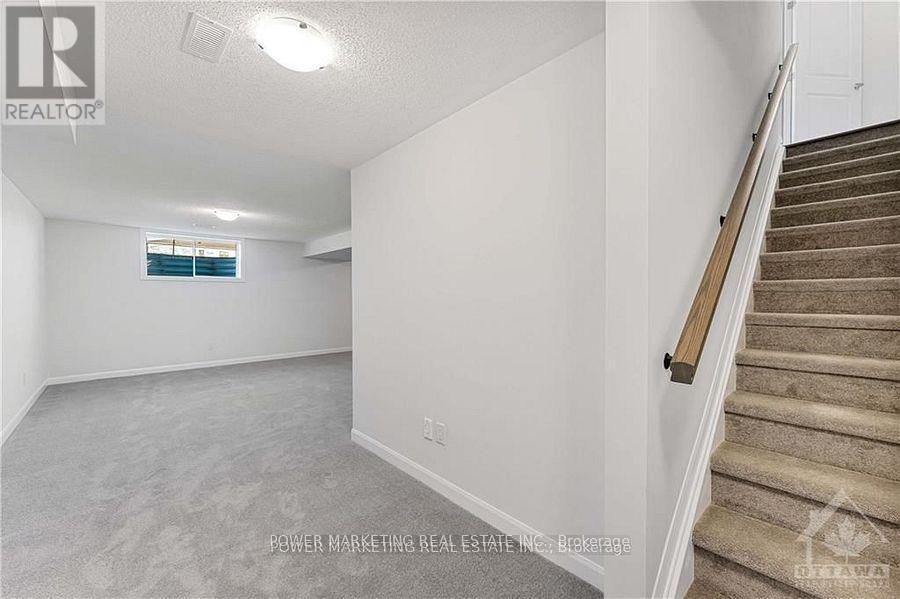 900 Athenry Court, Ottawa, ON - Indoor Photo Showing Other Room