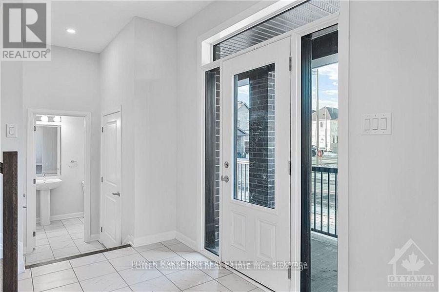 900 Athenry Court, Ottawa, ON - Indoor Photo Showing Other Room