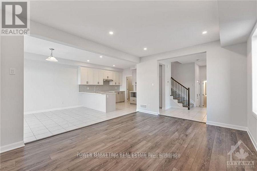 900 Athenry Court, Ottawa, ON - Indoor