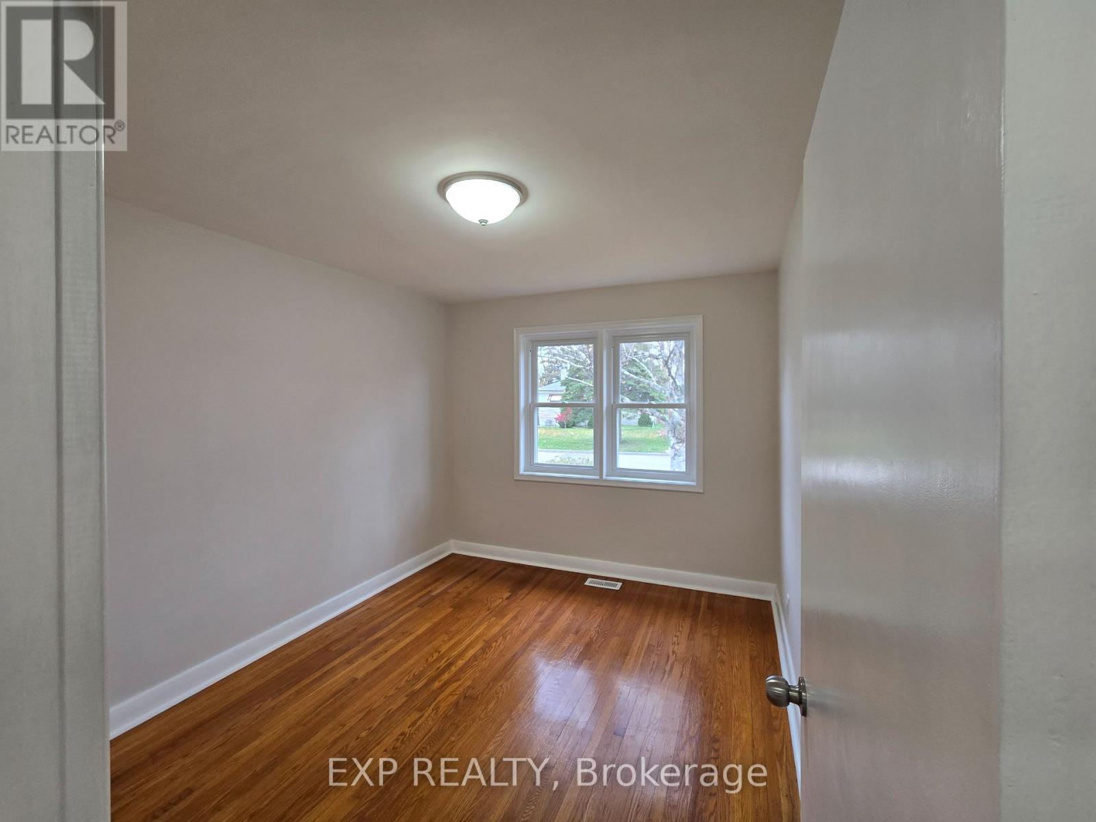 24 Fulham Street, Toronto, ON - Indoor Photo Showing Other Room