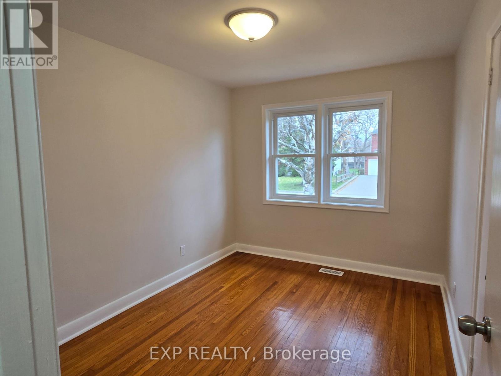 24 Fulham Street, Toronto, ON - Indoor Photo Showing Other Room