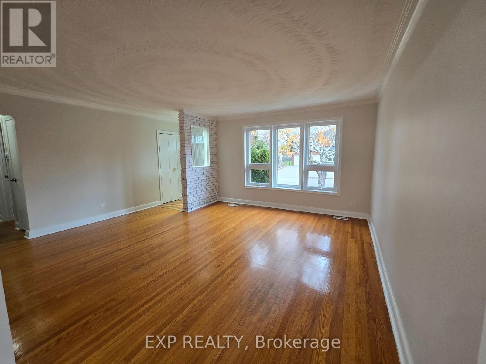 24 Fulham Street, Toronto, ON - Indoor Photo Showing Other Room