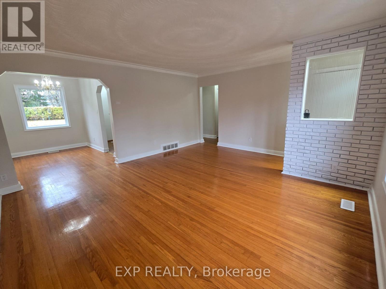 24 Fulham Street, Toronto, ON - Indoor Photo Showing Other Room