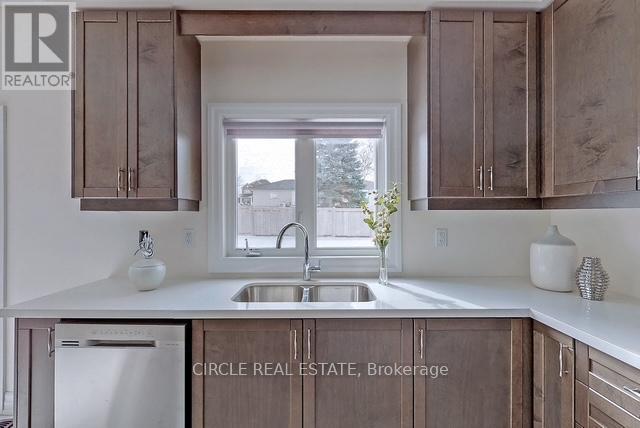 Upper Level - 213 Danny Wheeler Boulevard, Georgina, ON - Indoor Photo Showing Kitchen With Double Sink