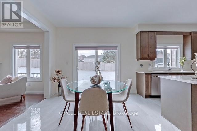 Upper Level - 213 Danny Wheeler Boulevard, Georgina, ON - Indoor Photo Showing Dining Room