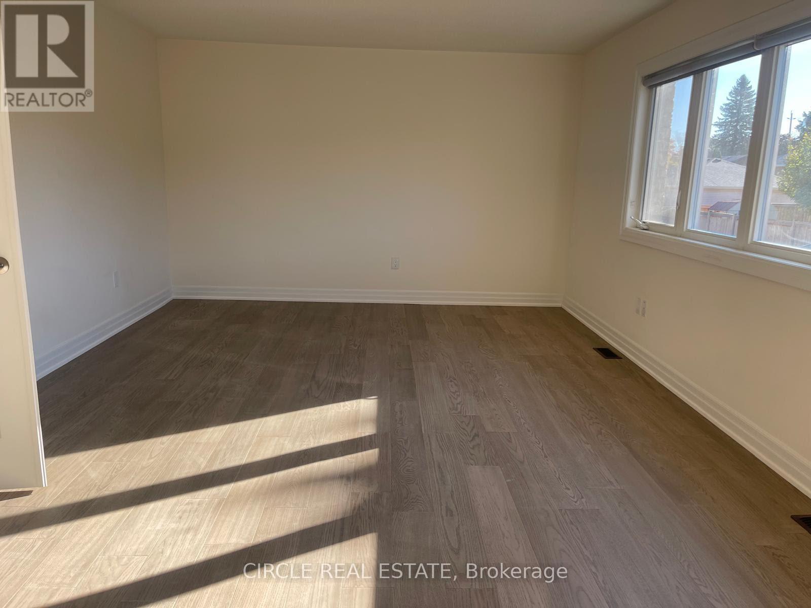 Upper Level - 213 Danny Wheeler Boulevard, Georgina, ON - Indoor Photo Showing Other Room