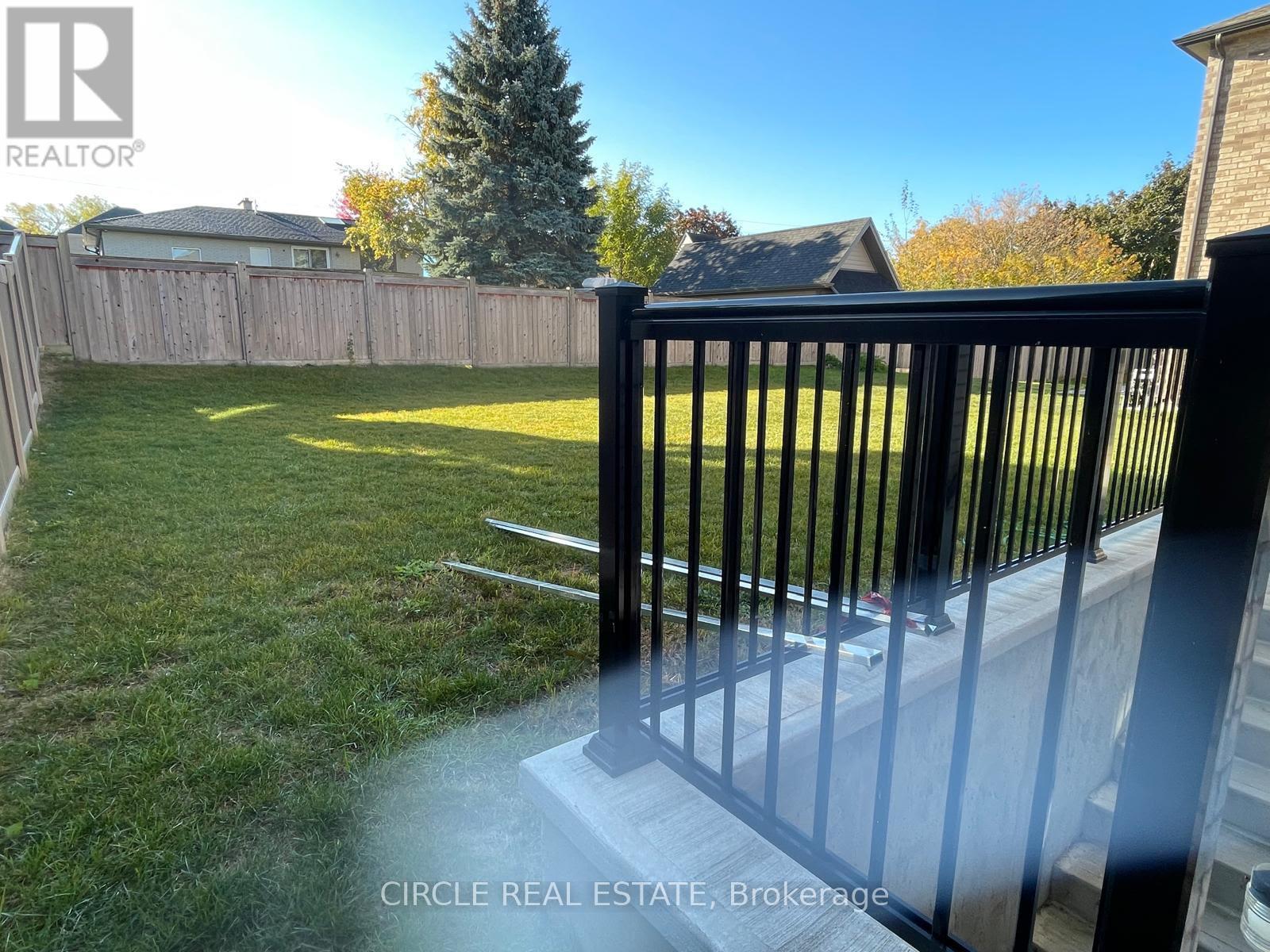 Upper Level - 213 Danny Wheeler Boulevard, Georgina, ON - Outdoor