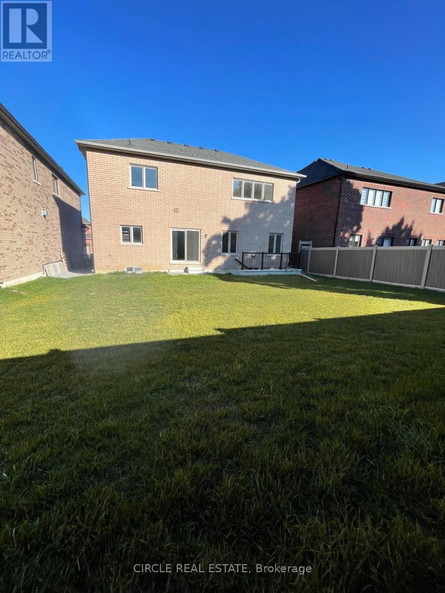 Upper Level - 213 Danny Wheeler Boulevard, Georgina, ON - Outdoor