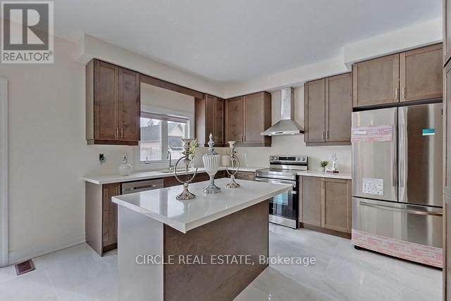 Upper Level - 213 Danny Wheeler Boulevard, Georgina, ON - Indoor Photo Showing Kitchen