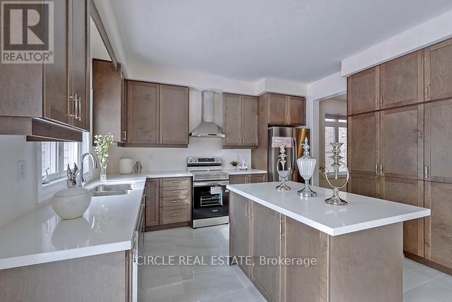 Upper Level - 213 Danny Wheeler Boulevard, Georgina, ON - Indoor Photo Showing Kitchen