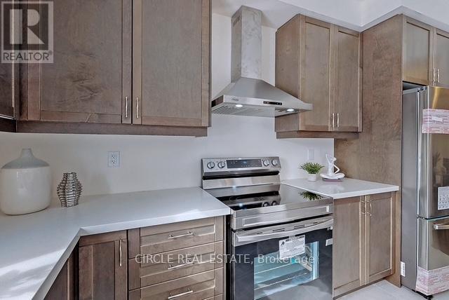 Upper Level - 213 Danny Wheeler Boulevard, Georgina, ON - Indoor Photo Showing Kitchen