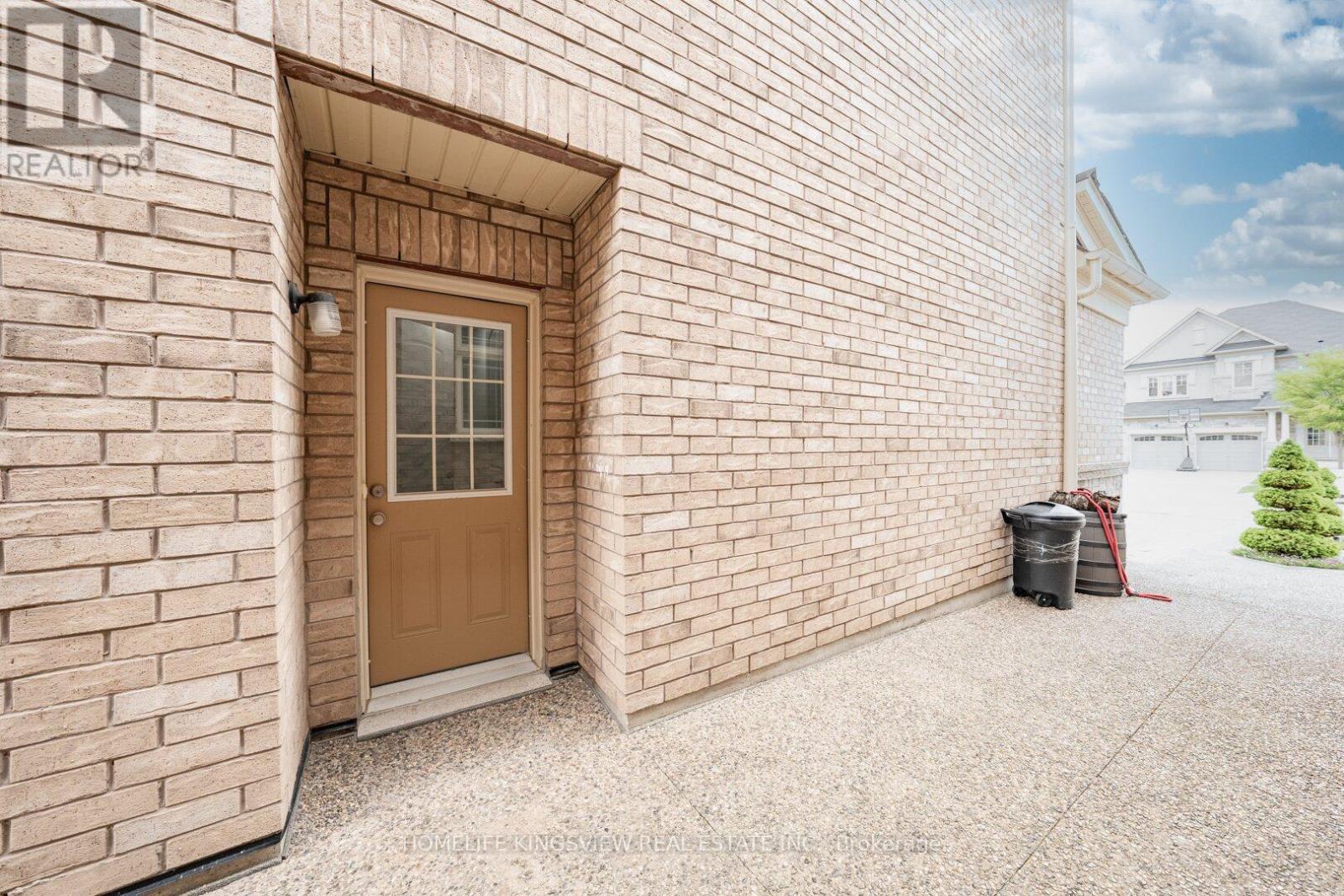 61 Ross Vennare Crescent, Vaughan, ON - Outdoor With Exterior