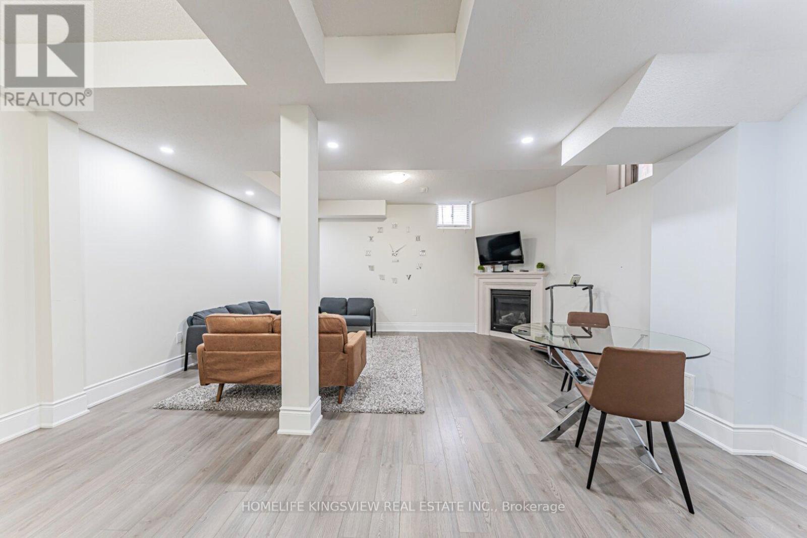 61 Ross Vennare Crescent, Vaughan, ON - Indoor With Fireplace