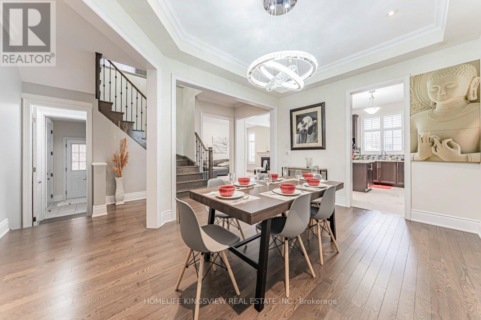 61 Ross Vennare Crescent, Vaughan, ON - Indoor Photo Showing Dining Room