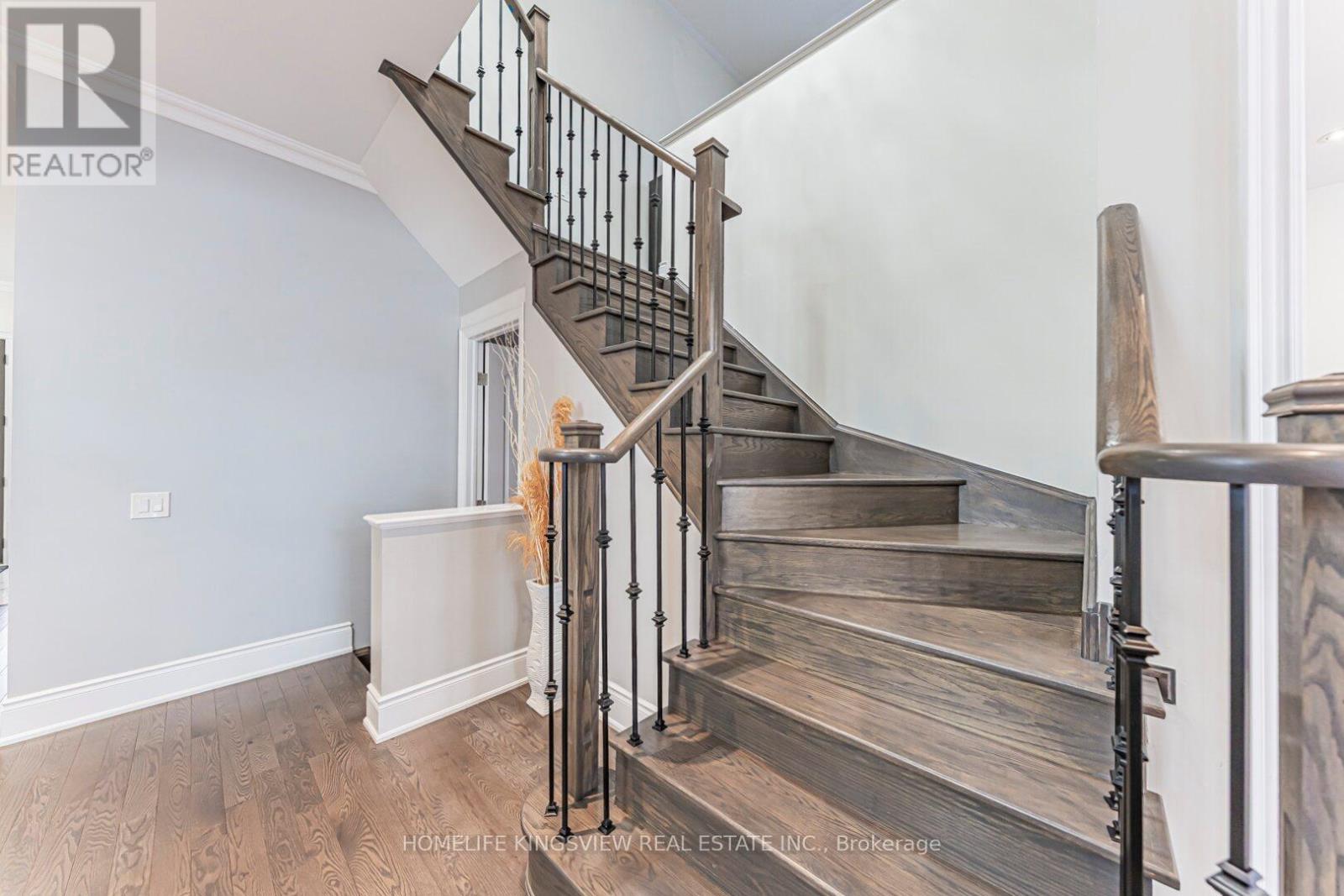 61 Ross Vennare Crescent, Vaughan, ON - Indoor Photo Showing Other Room