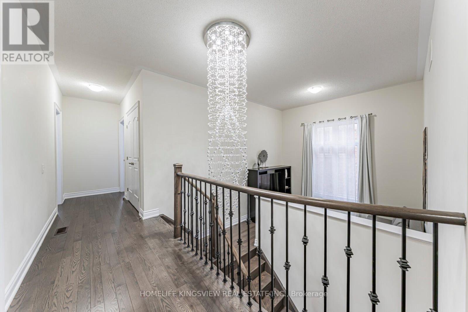 61 Ross Vennare Crescent, Vaughan, ON - Indoor Photo Showing Other Room