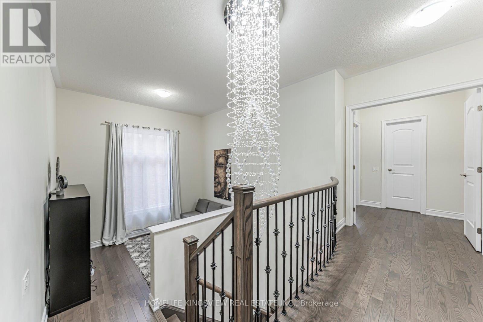 61 Ross Vennare Crescent, Vaughan, ON - Indoor Photo Showing Other Room