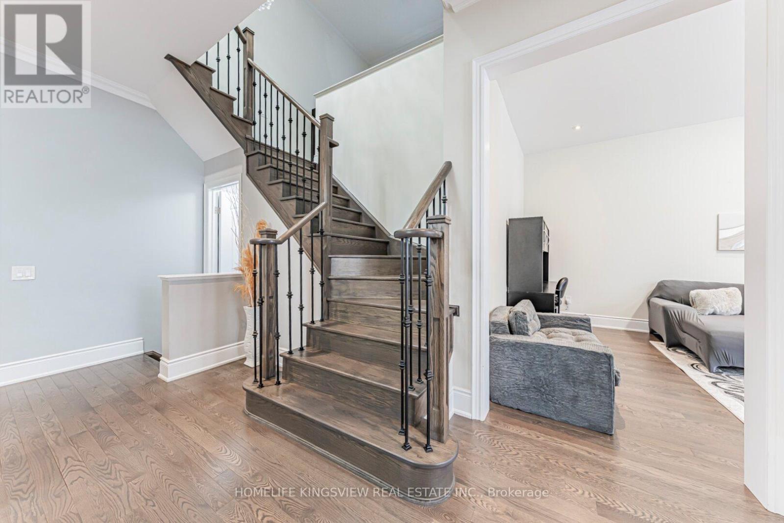 61 Ross Vennare Crescent, Vaughan, ON - Indoor Photo Showing Other Room