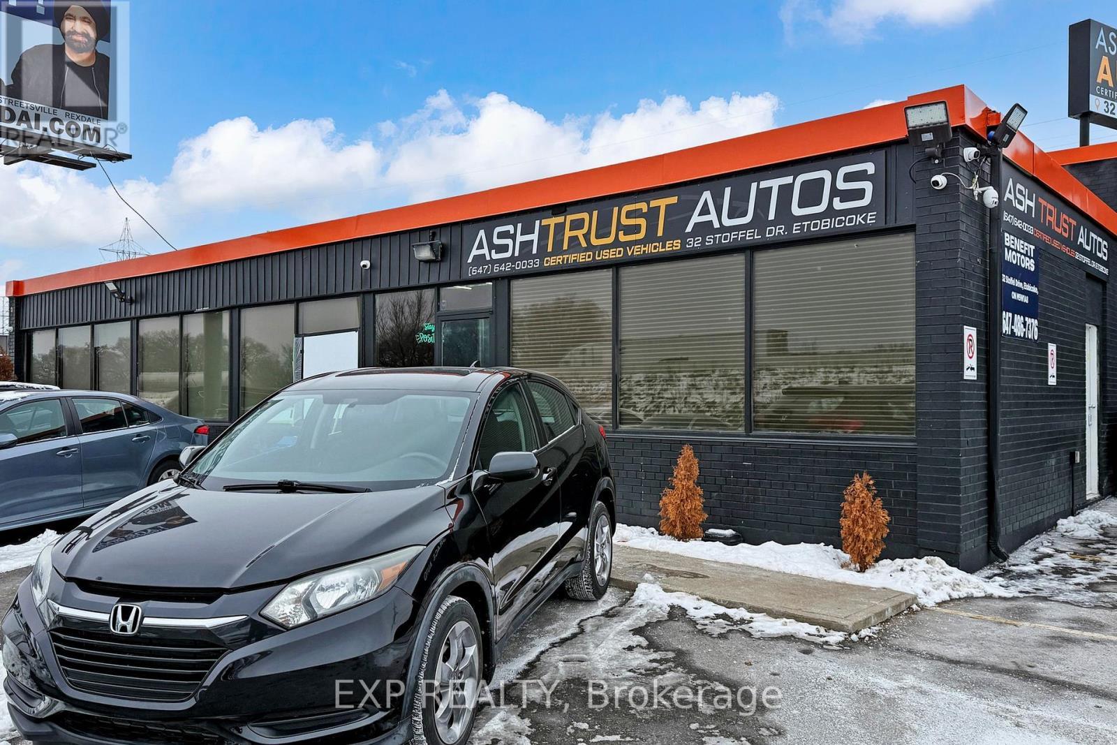 32 Stoffel Drive, Toronto, ON