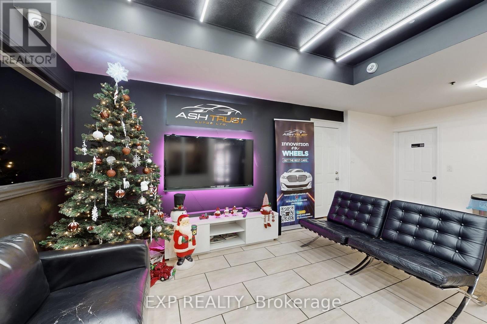 32 Stoffel Drive, Toronto, ON