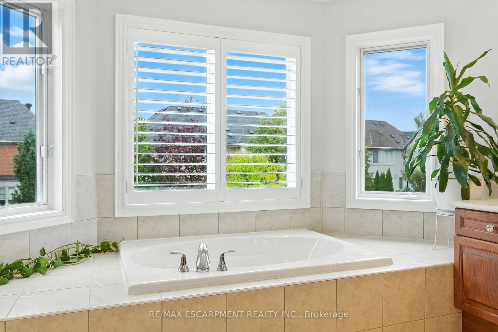 691 Merlot Court, Mississauga, ON - Indoor Photo Showing Bathroom