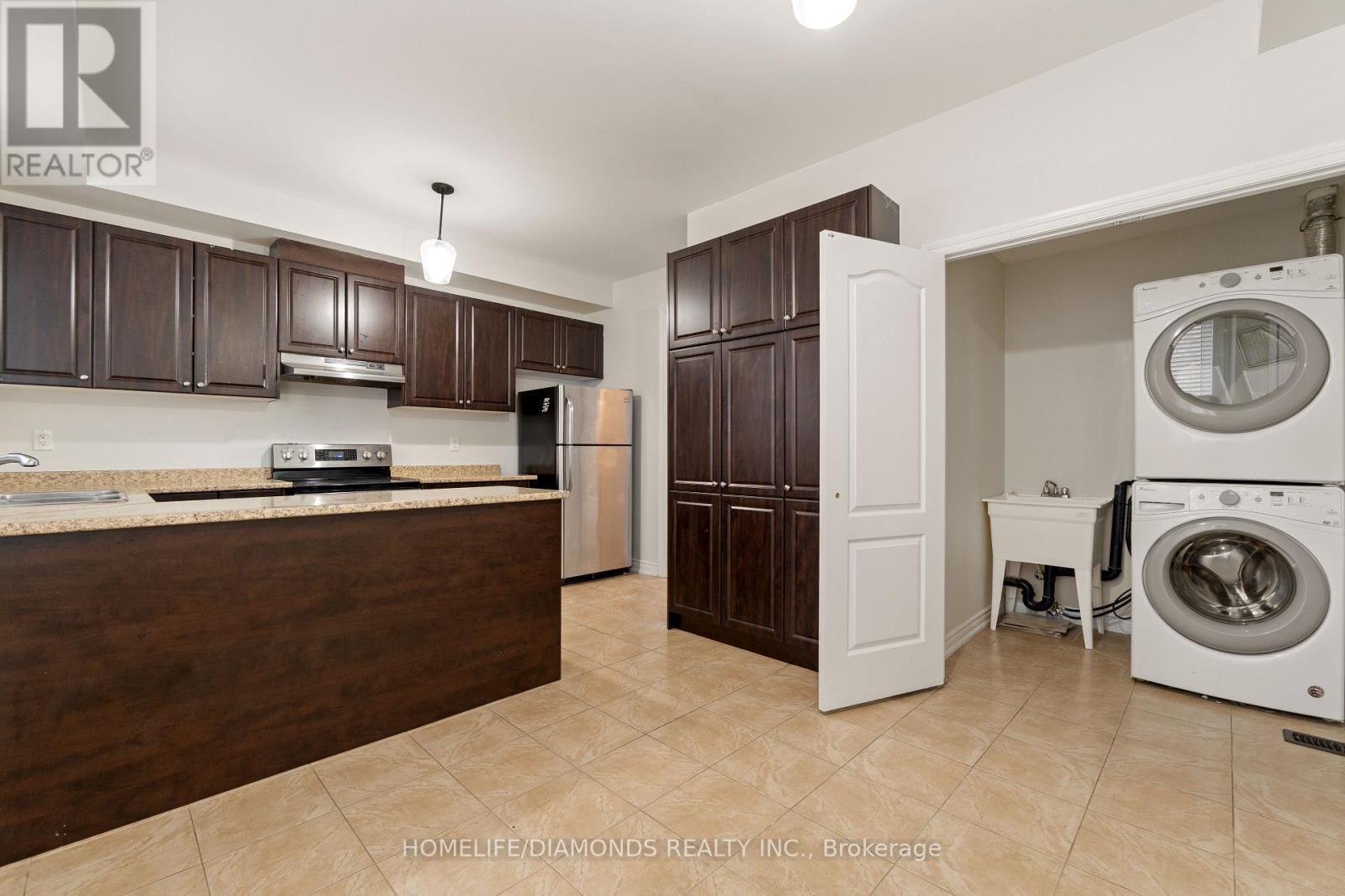 43 Sprucewood Road, Brampton, ON - Indoor Photo Showing Laundry Room