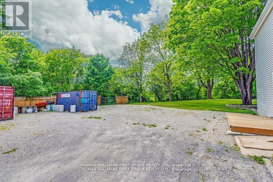 Main & 2Nd Level - 26 Whiting Avenue, Oshawa, ON - Outdoor