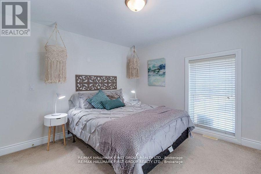 Main & 2Nd Level - 26 Whiting Avenue, Oshawa, ON - Indoor Photo Showing Bedroom