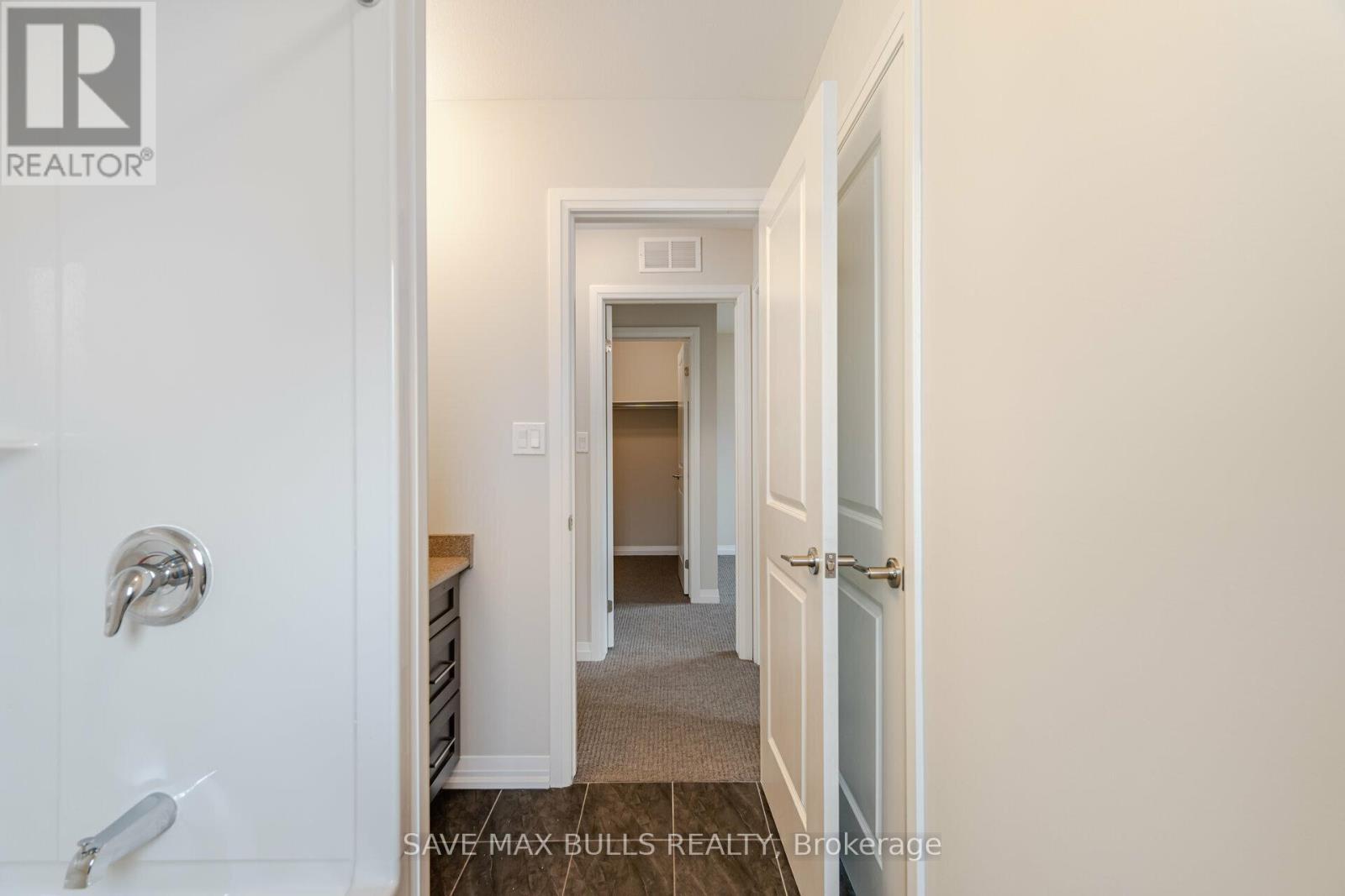 7381 Matteo Drive, Niagara Falls, ON - Indoor Photo Showing Other Room