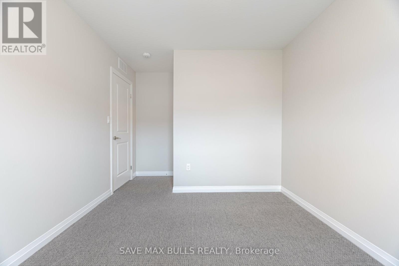 7381 Matteo Drive, Niagara Falls, ON - Indoor Photo Showing Other Room