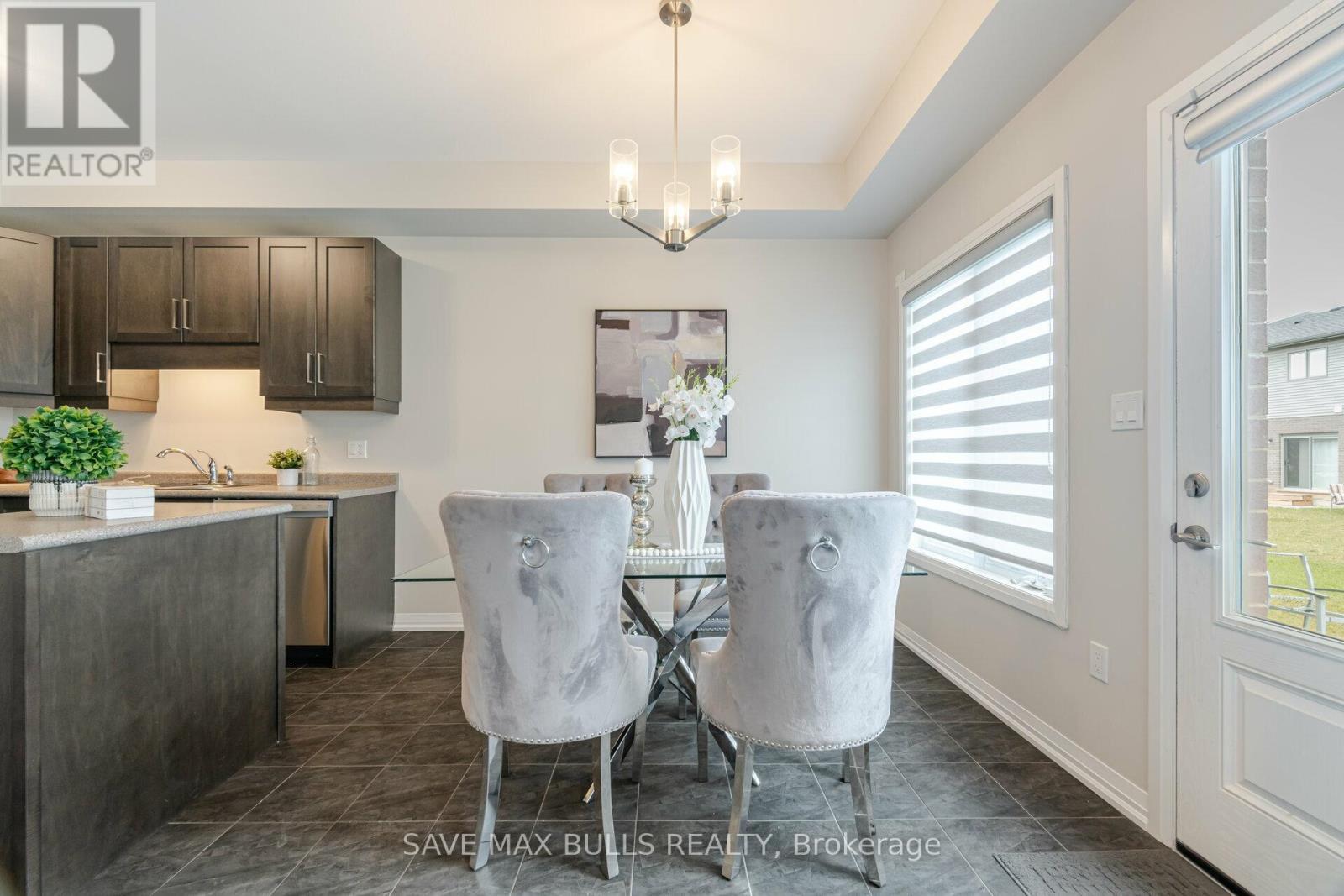 7381 Matteo Drive, Niagara Falls, ON - Indoor