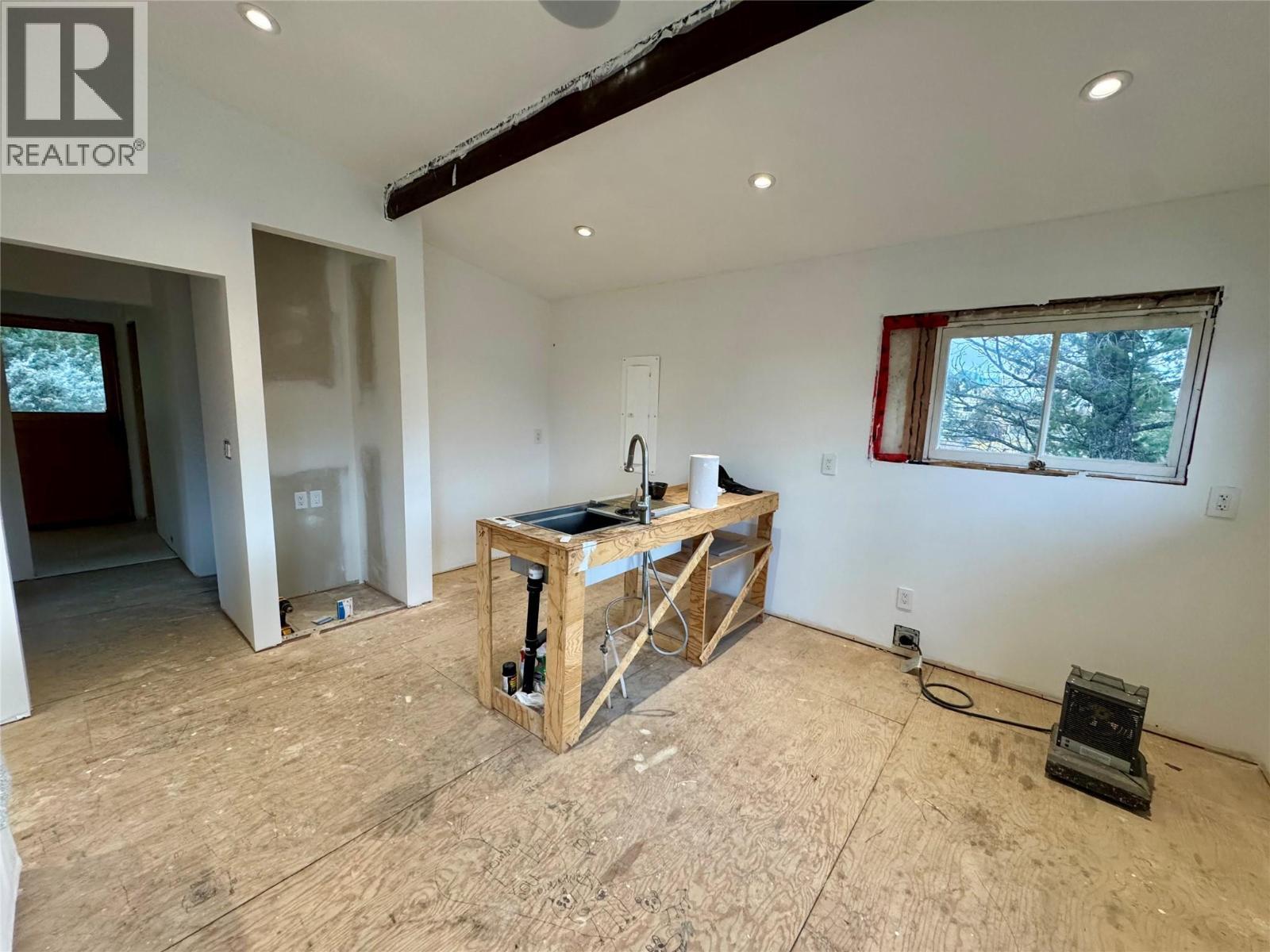 4549 Rushmere Road, Invermere, BC - Indoor