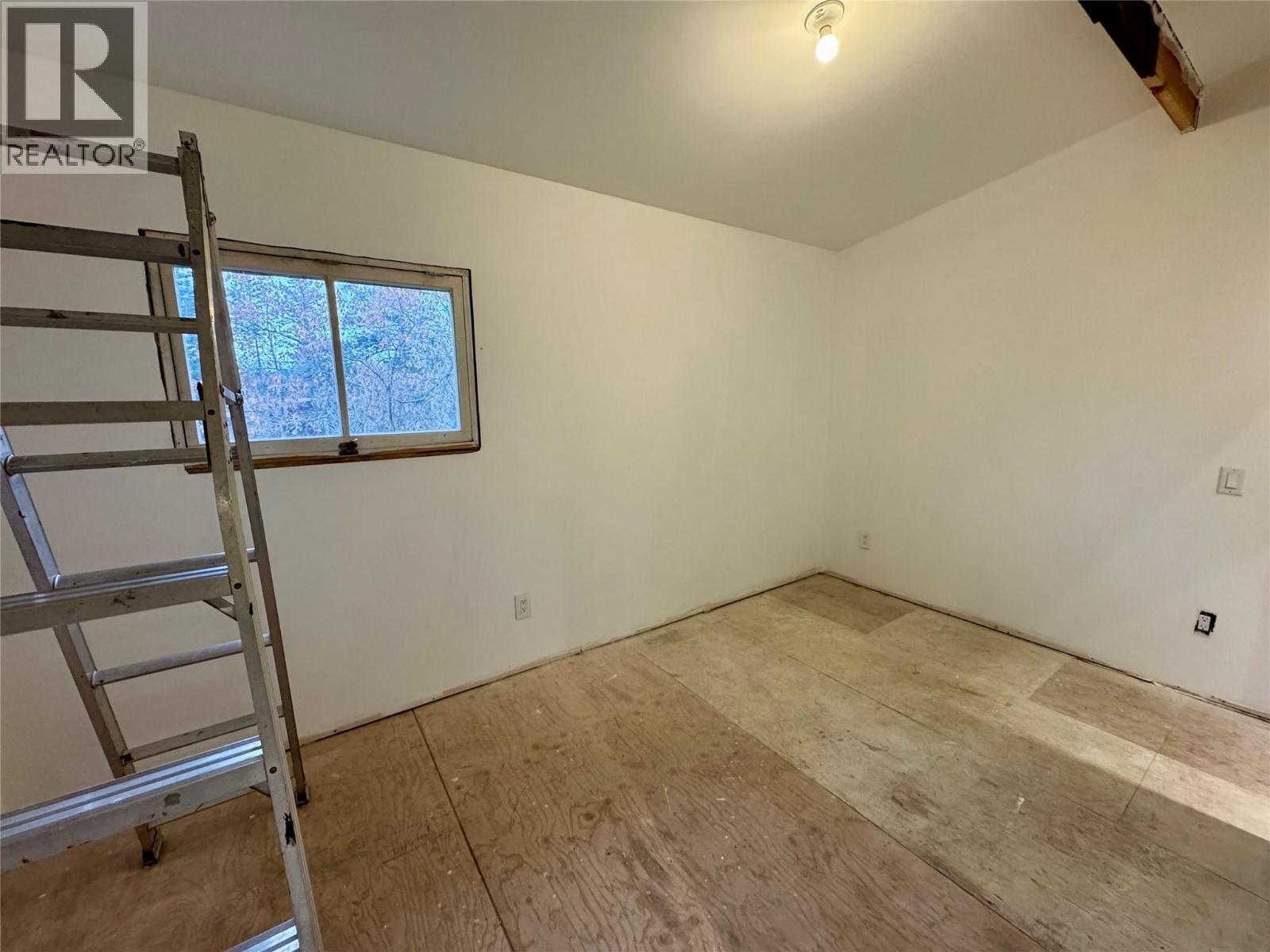 4549 Rushmere Road, Invermere, BC - Indoor Photo Showing Other Room