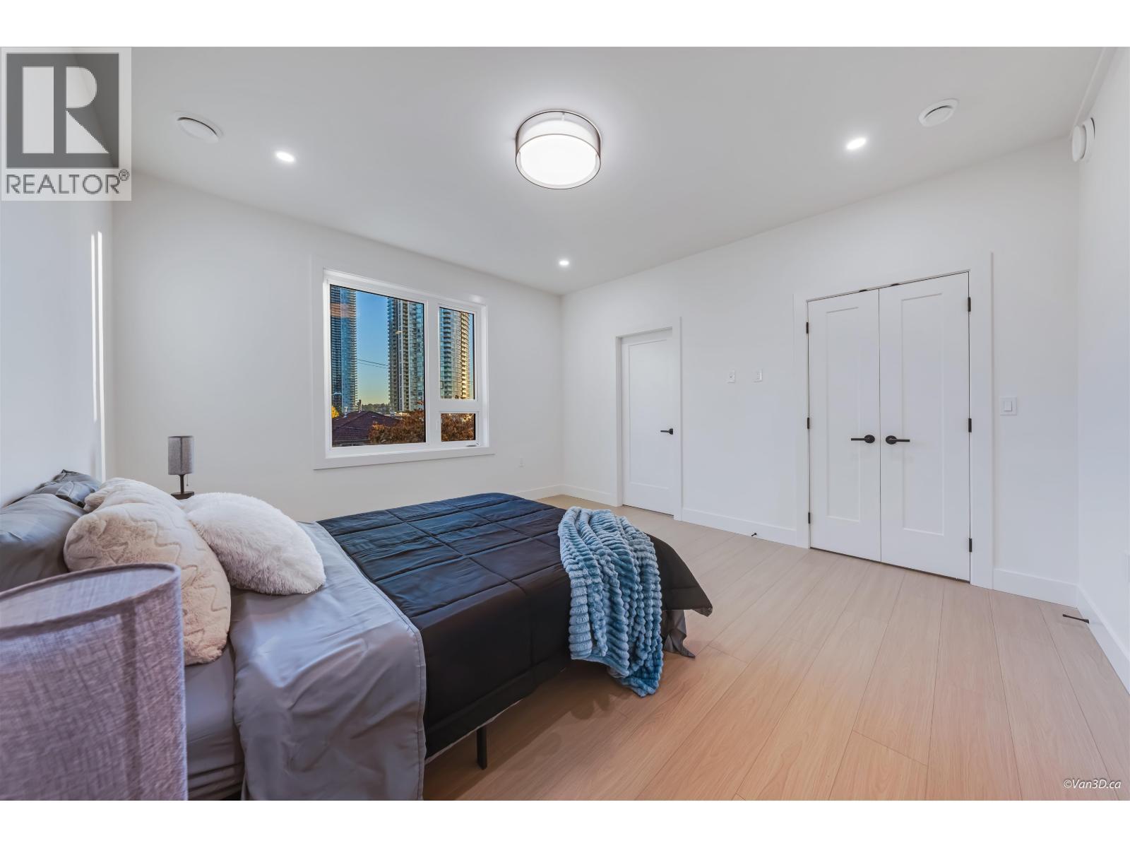 4 4211 Graveley Street, Burnaby, BC - Indoor Photo Showing Bedroom
