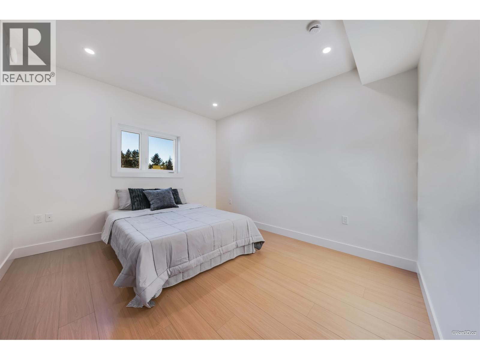 4 4211 Graveley Street, Burnaby, BC - Indoor Photo Showing Bedroom