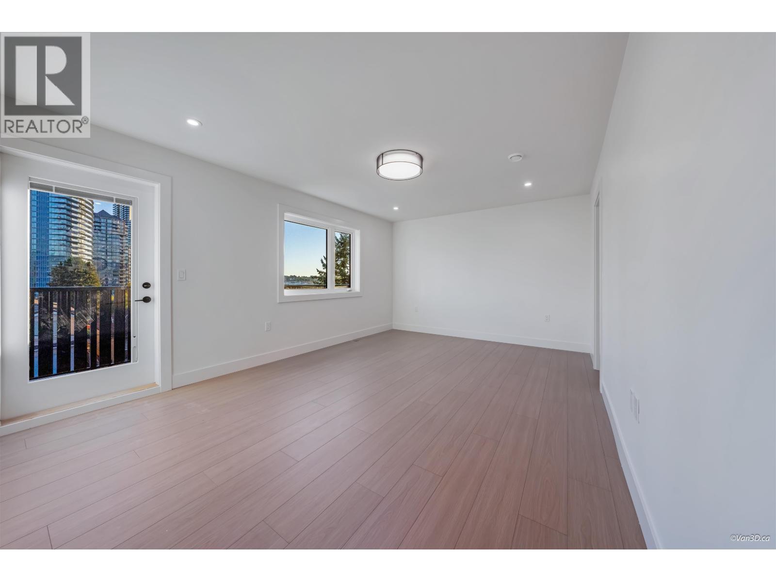 4 4211 Graveley Street, Burnaby, BC - Indoor Photo Showing Other Room