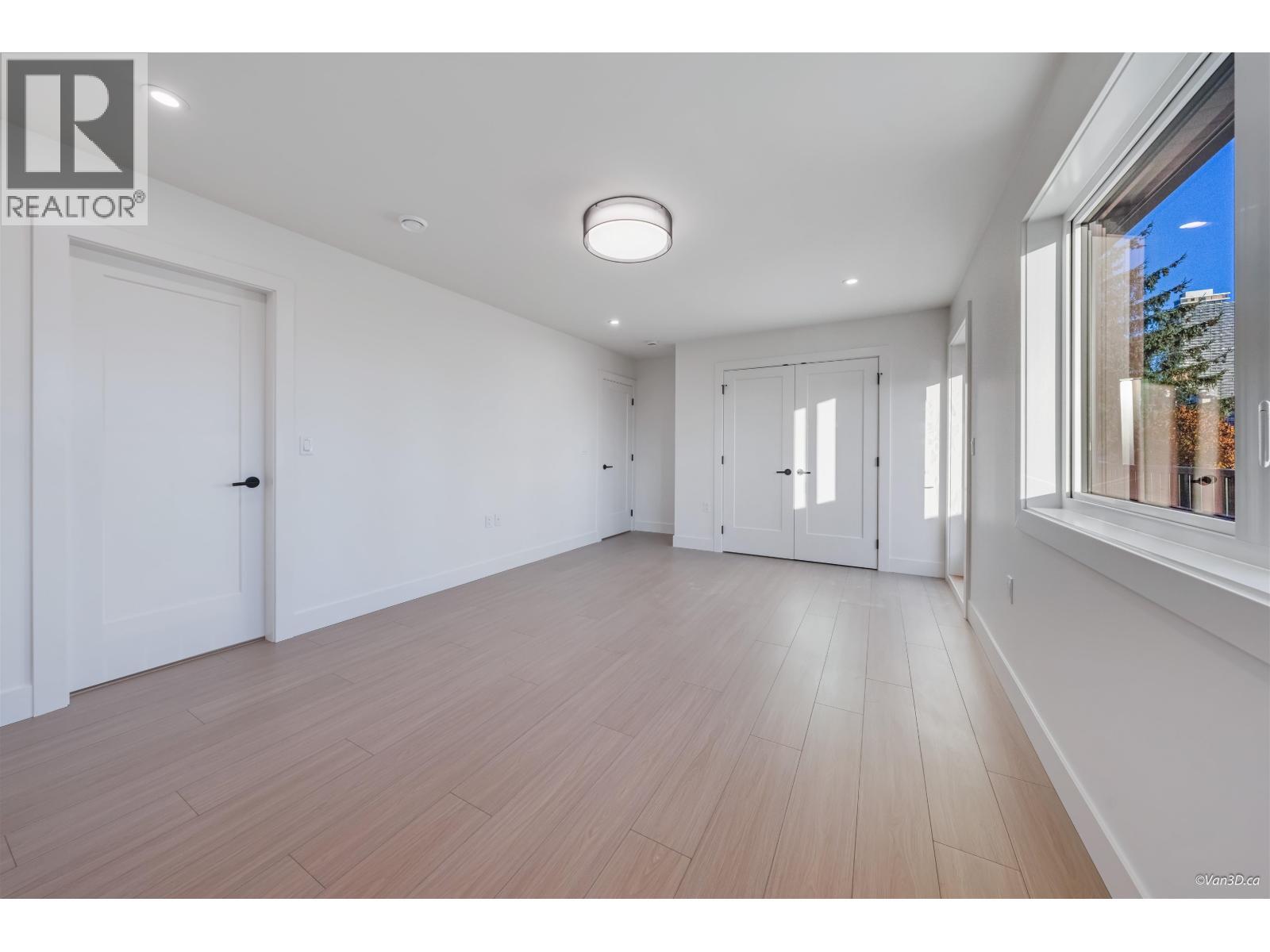 4 4211 Graveley Street, Burnaby, BC - Indoor Photo Showing Other Room