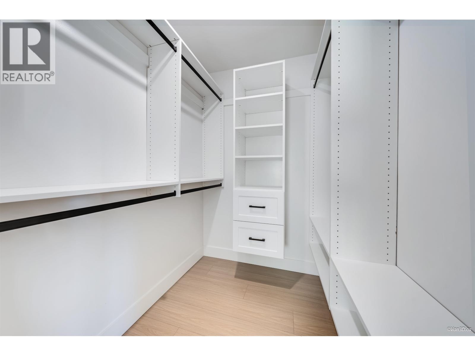 4 4211 Graveley Street, Burnaby, BC - Indoor