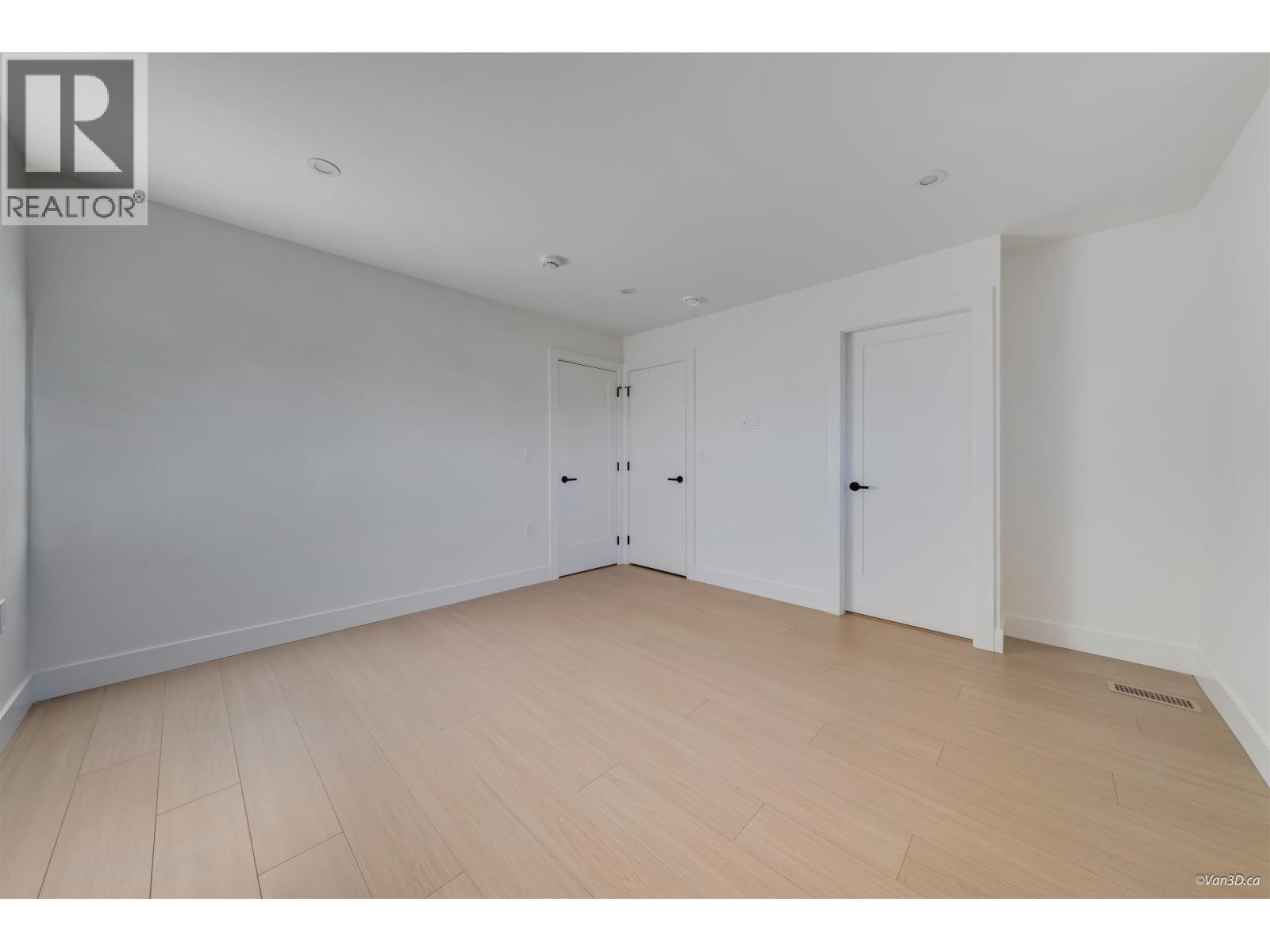 4 4211 Graveley Street, Burnaby, BC - Indoor Photo Showing Other Room