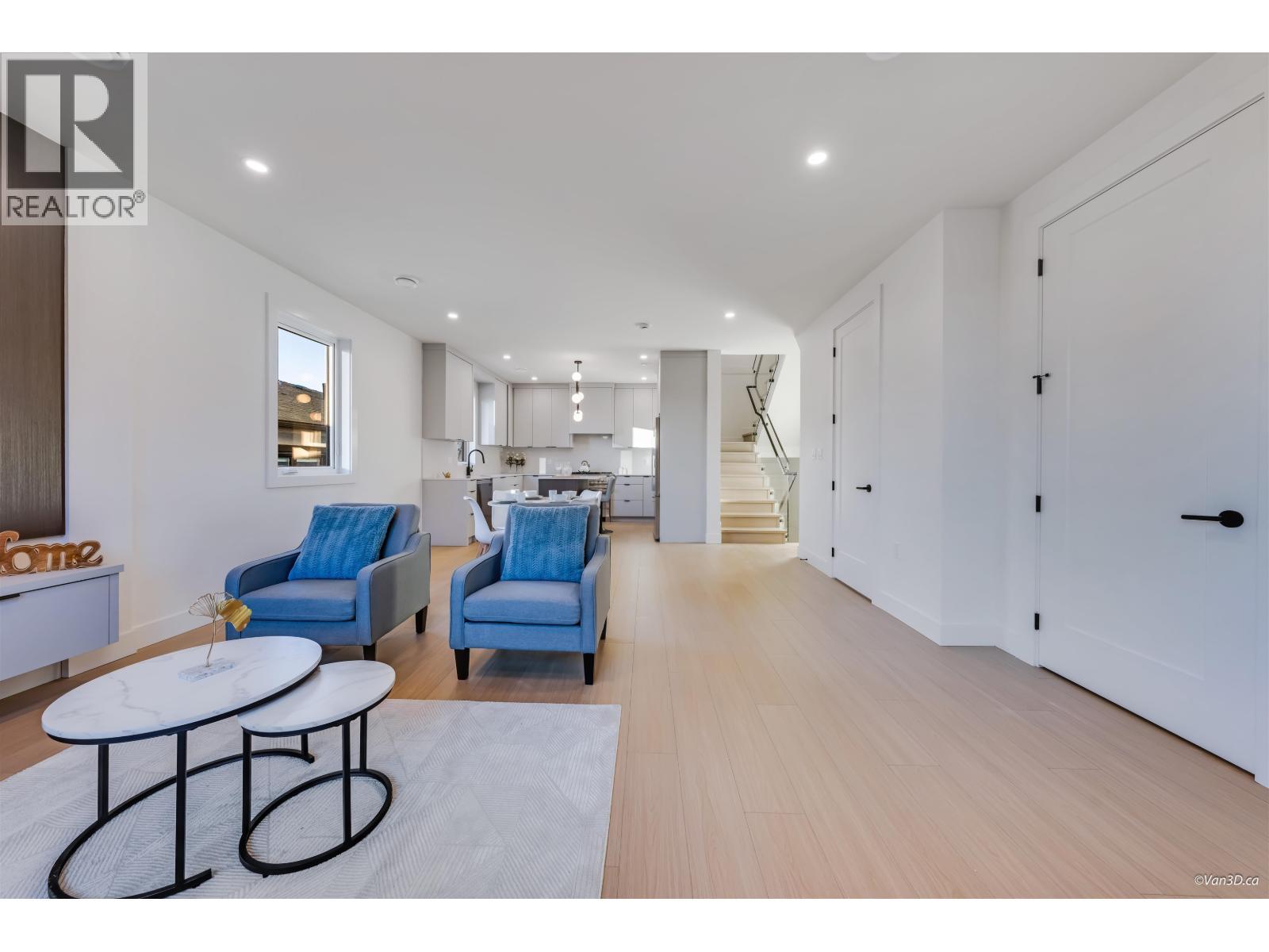 4 4211 Graveley Street, Burnaby, BC - Indoor Photo Showing Other Room