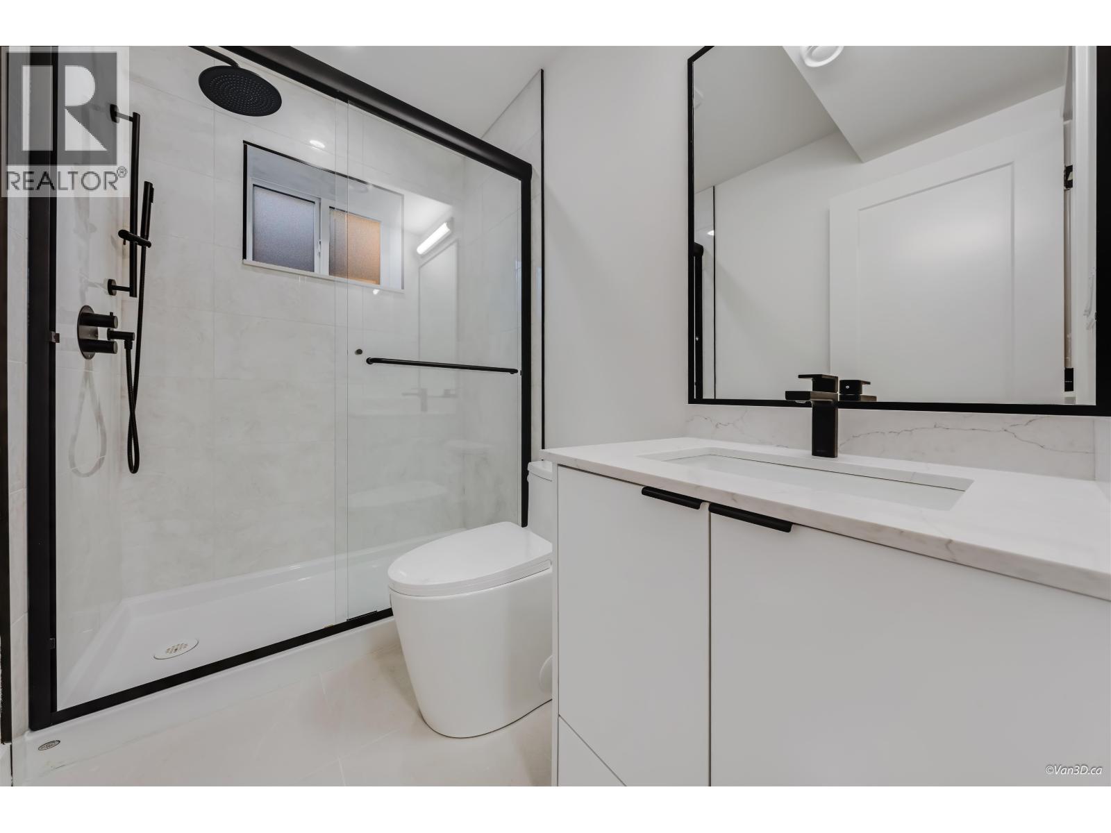 4 4211 Graveley Street, Burnaby, BC - Indoor Photo Showing Bathroom