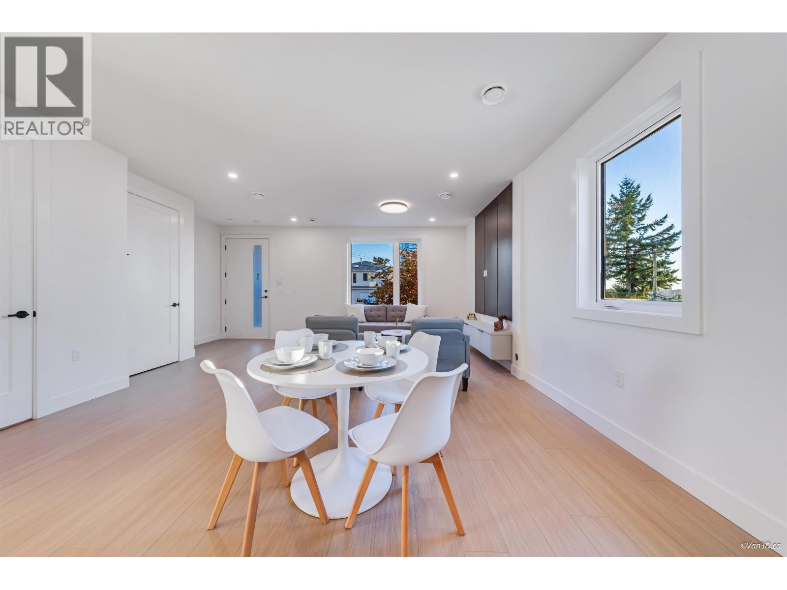 4 4211 Graveley Street, Burnaby, BC - Indoor Photo Showing Dining Room