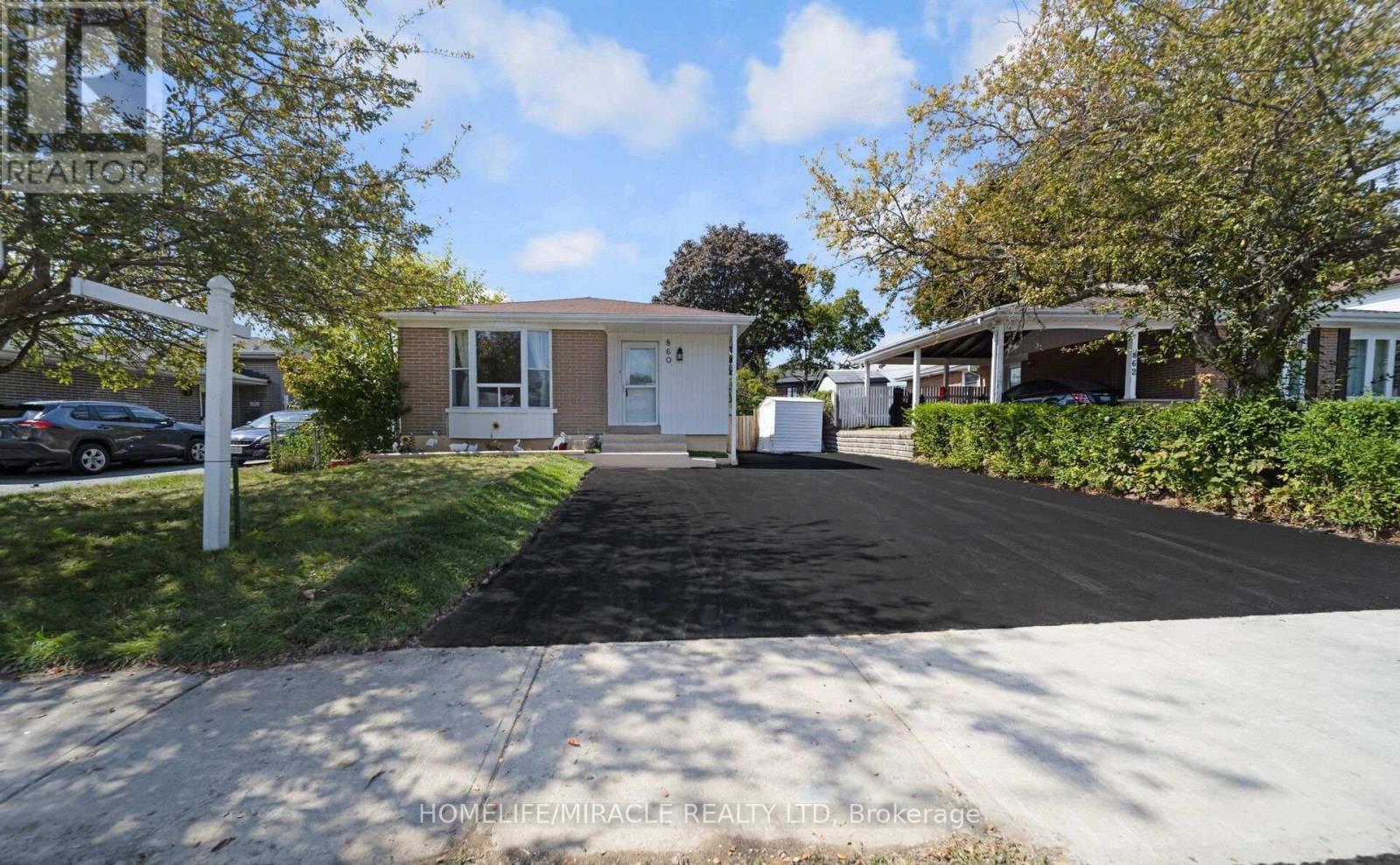 860 Liverpool Road, Pickering, ON - Outdoor