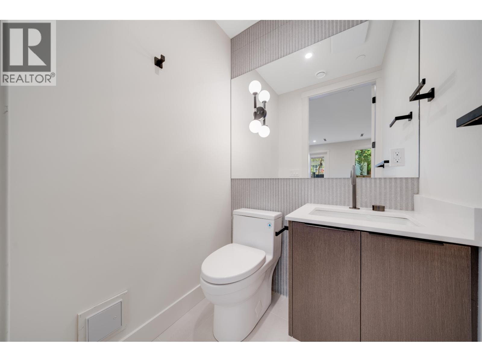 4 3836 W 8Th Avenue, Vancouver, BC - Indoor Photo Showing Bathroom