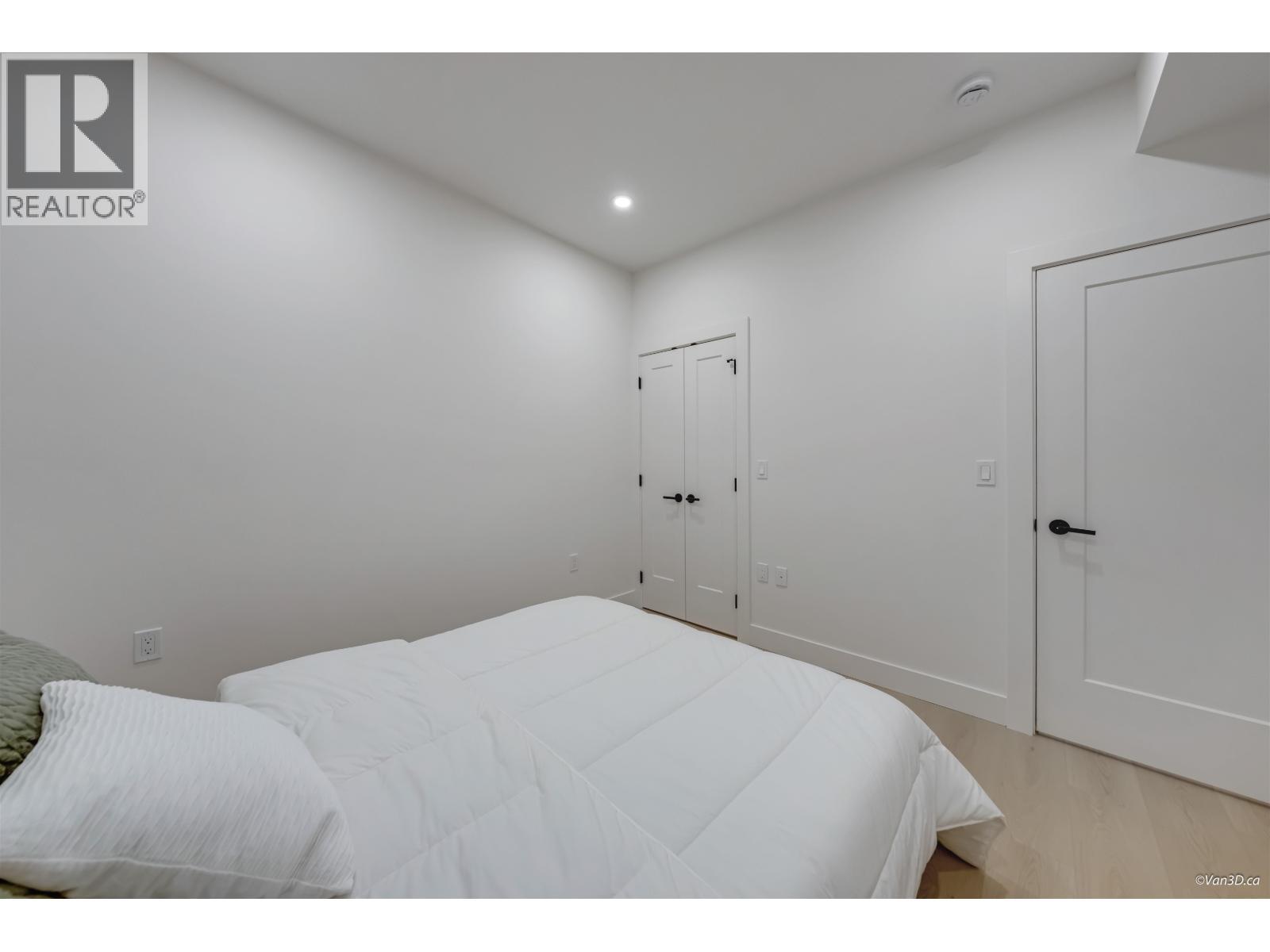 4 3836 W 8Th Avenue, Vancouver, BC - Indoor Photo Showing Bedroom