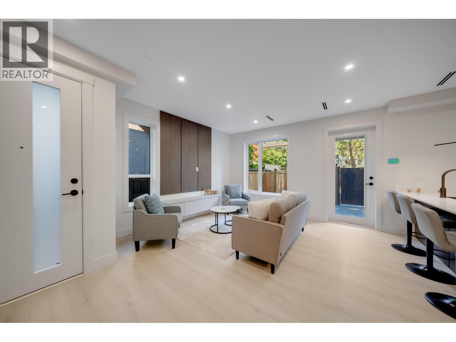 4 3836 W 8Th Avenue, Vancouver, BC - Indoor